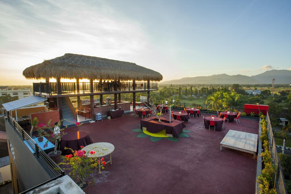 Pratama Hotel & Convention Mataram Exterior photo